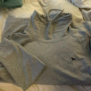 Black dog sweatshirt